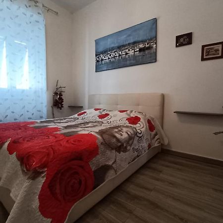 Piccione Marittimo Appartamento Vicinanze Mare Livorno Esterno foto